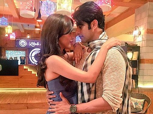 TAB 190625 Hume Tumse Pyaar Kitna-1561462034097
