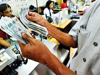 Tough UAE rules hit hawala transactions in Pakistan Rupee, Egyptian Pound