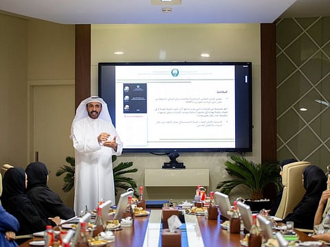 Director General Major General Expert Rashid Thani Al Matrooshi and Assistant Director for Fire and Rescue Colonel Expert Ali Hassan Al Mutawa addressed the workshop held at the Directorate General of #Dubai Civil Defence.
