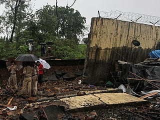 India: 15 killed as wall collapses in Mumbai