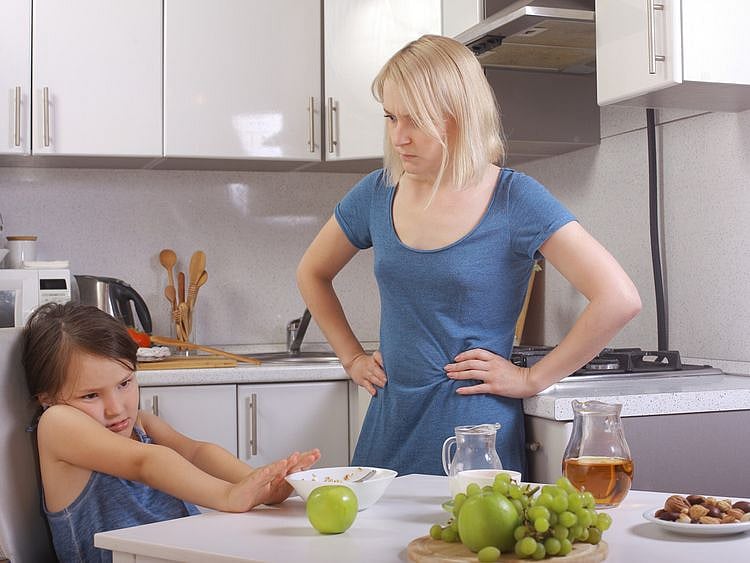 OPN 190705 MOTHER DAUGHTER-1562318929566