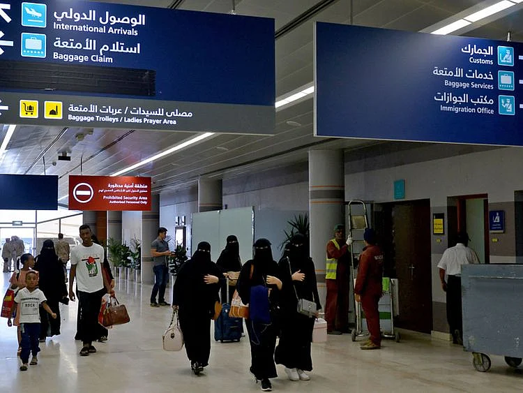 OPN 190803 Saudi women-1564826605565