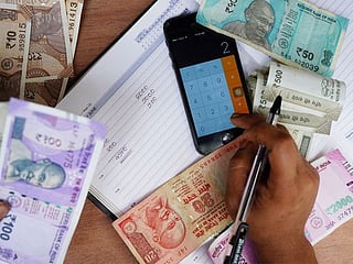 Will Indian expats in UAE benefit as rupee tumbles?