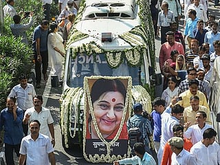 India bids farewell to people’s minister