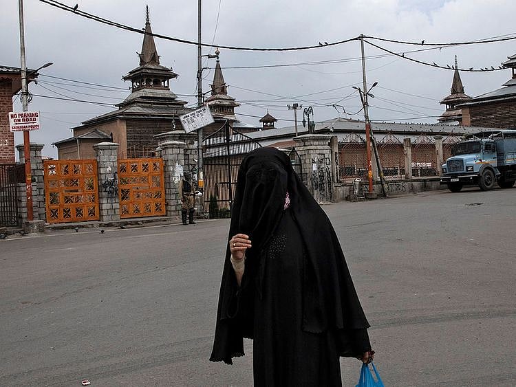 2019-08-11T080129Z_1085014018_RC19A2793AF0_RTRMADP_3_INDIA-KASHMIR-(Read-Only)