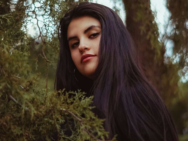 Indians prefer long, straight hair on women, says survey