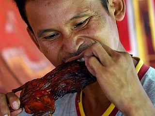 One for the rodent: Rats a cheap street snack in Cambodia