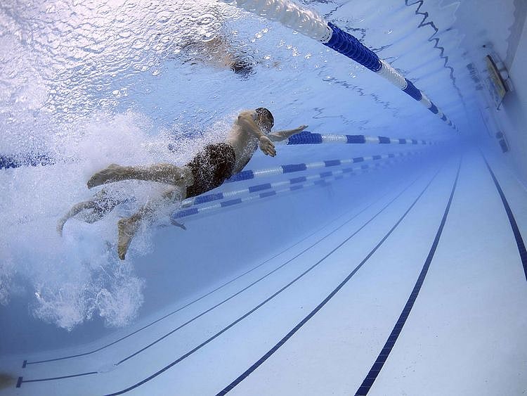 swimmer swimming pool