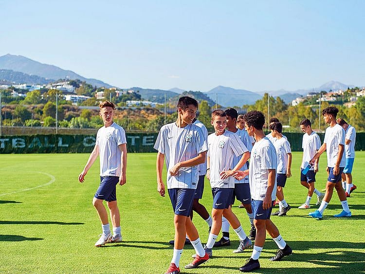 Young UAE footballers attend Spain scouting camp