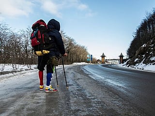 Man makes 'one-legged' trek across South America