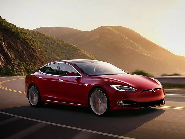 Thieves decamp with 'extra-secure' Tesla car in 30 seconds flat