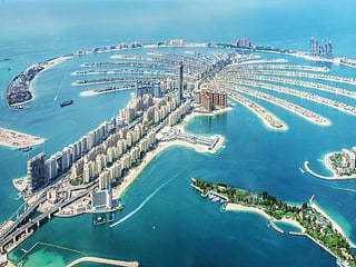 Which Dubai properties are still selling at a premium?