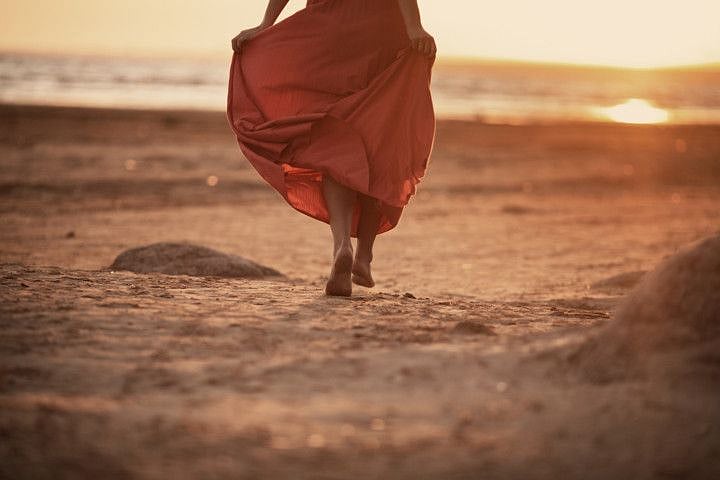 OPN WOMAN BAREFOOT-1567335282931