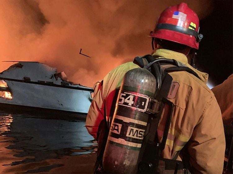 boat fire sinks