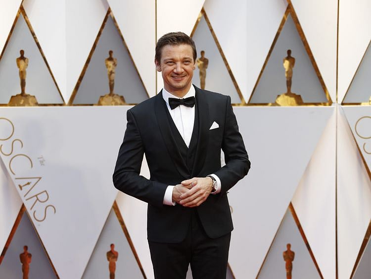 TAB JEREMYRENNER-1567754891176