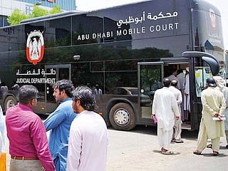 Abu Dhabi mobile court ends labour dispute, benefiting 320 workers