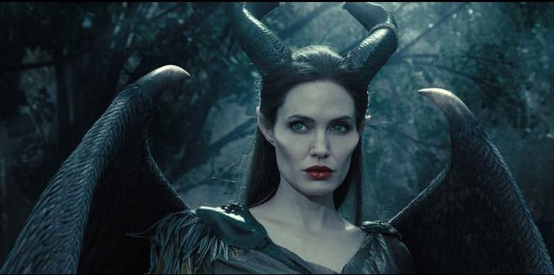 Angelina Jolie in Maleficent-1569998100019