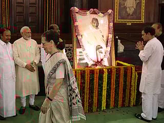 Sonia targets BJP on Gandhi’s 150th anniversary