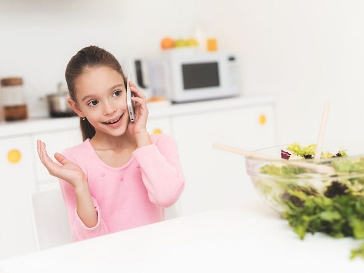 OPN 191003 PHONE-1570102997960