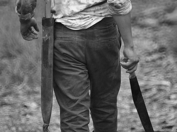 man-2641544_1920 machete generic
