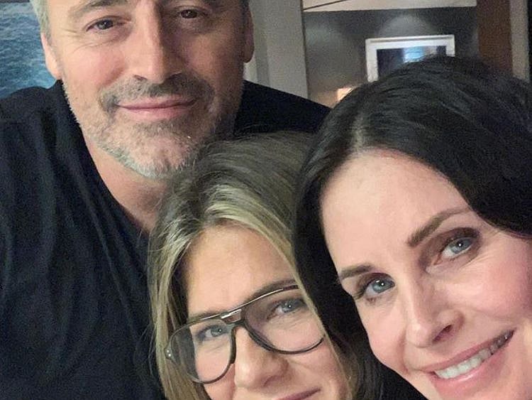 TAB 191007 FRIENDS REUNION-1570433734038