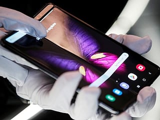 Unboxing and first look of the Samsung Galaxy Fold 