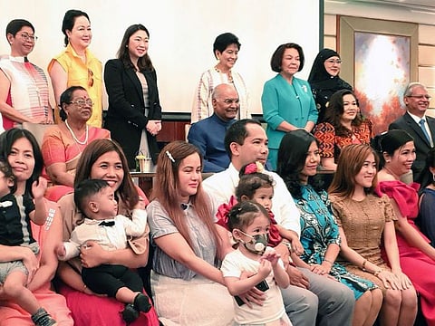 President of India, Ram Nath Kovind with parents of babies who underwent liver transplant in India as part of the Philippines-India Pediatric Liver Transplant Program, during his visit in Manila