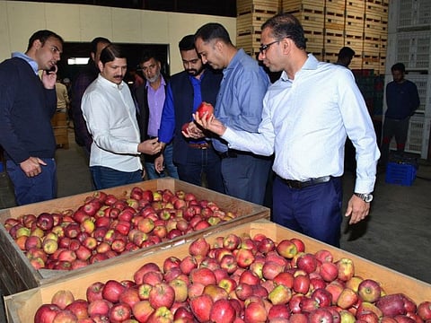 Lulu Group delegation with procurement experts and growers in Kashmir