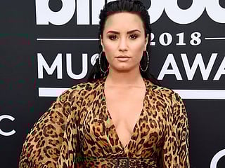 Demi Lovato’s nude photos leaked after Snapchat hacked