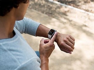 Apple sued by New York doctor over Watch's heart technology 