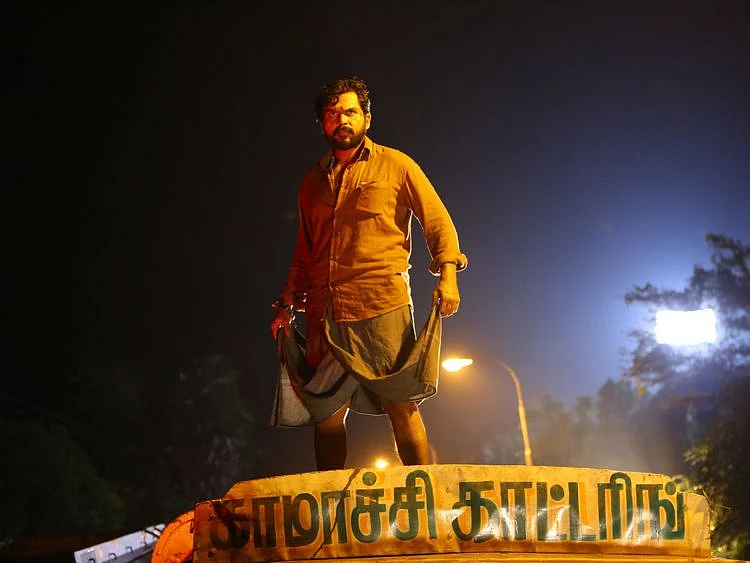 Karthi in Kaithi (5)-1571811573750