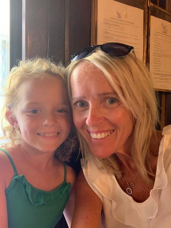 NAT 191024 Aoife and Orla-1572073880541