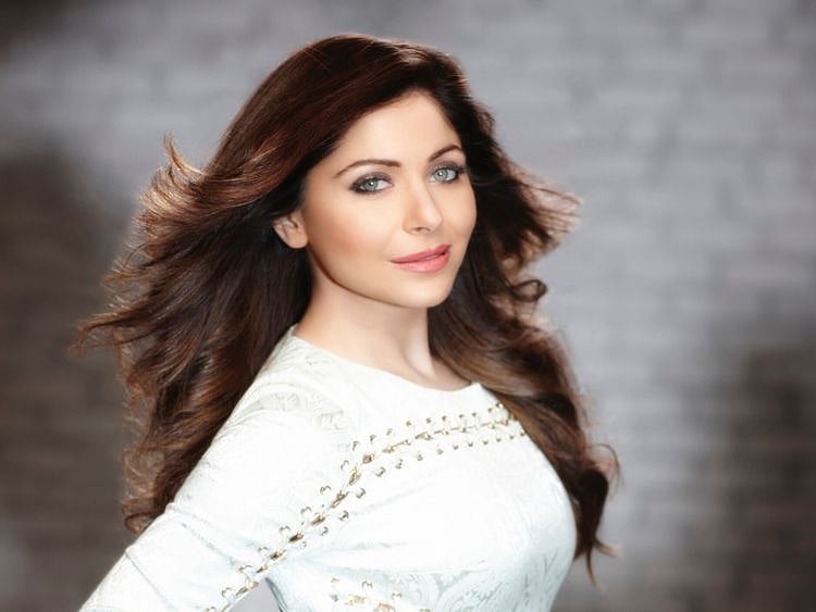Kanika Kapoor 2-1572348538936