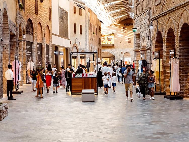 Outlet Village