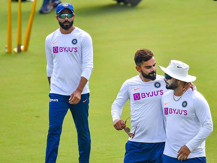 Virat Kohli with teammates Rishabh Pant and Ravindra Jadeja