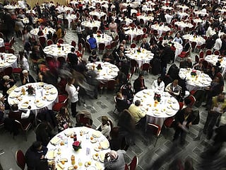 Pope Francis hosts meal for 1,500 poor and homeless