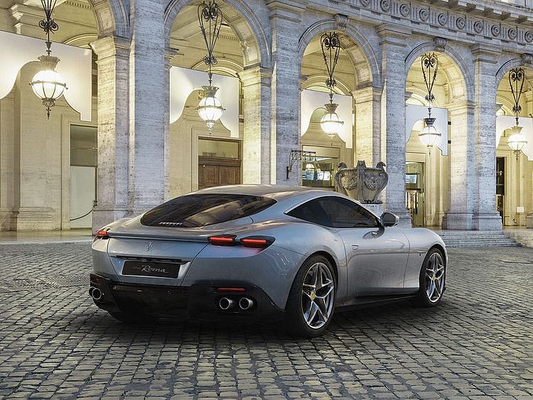 Auto Ferrari Roma