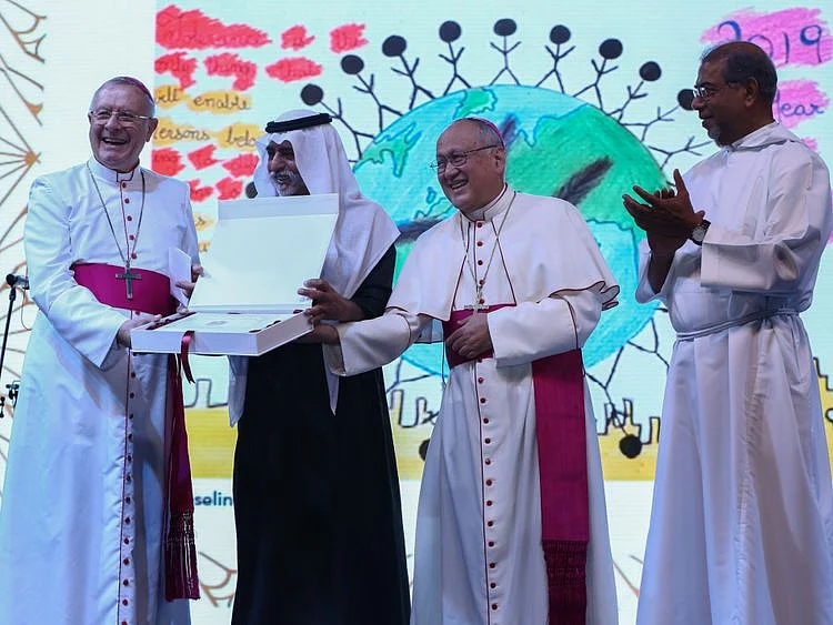 NAT 191117 Sheikh Nahyan receiving the Thank You UAE album-1573990755701