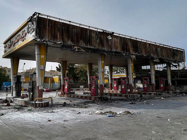 191118 Gas station