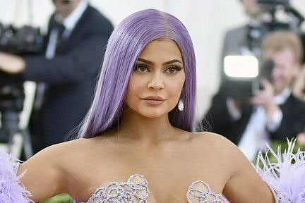 Kylie Jenner-1574141913884