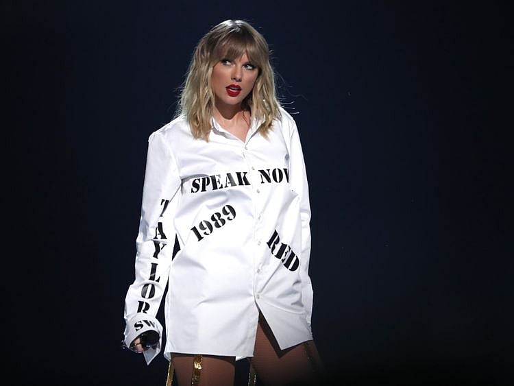 Taylor Swift-1574746840352
