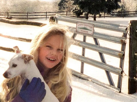Taylor Swift debuts baby videos in ‘Christmas Tree Farm’
