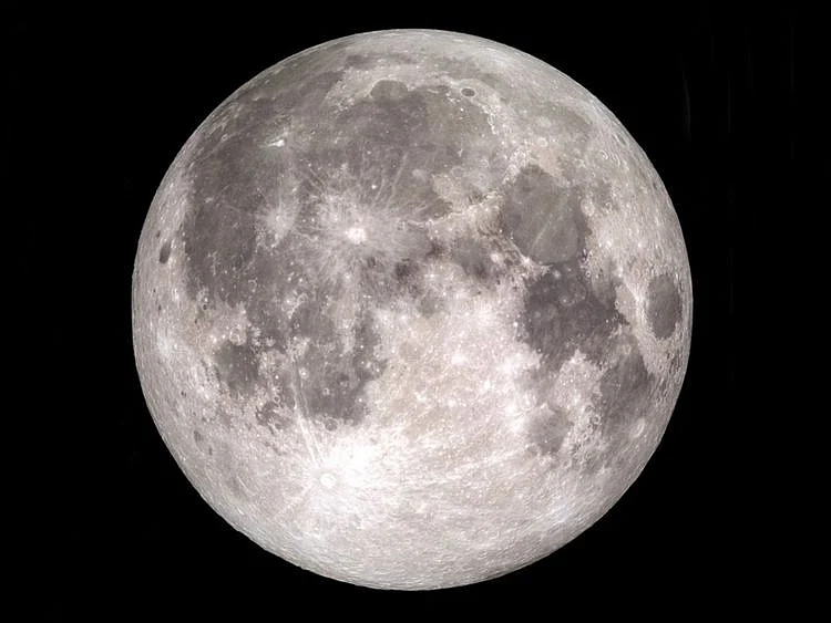 Last moon of the decade