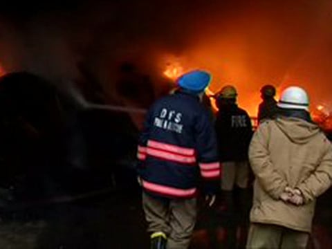Fire breaks out in a warehouse in Mundka area