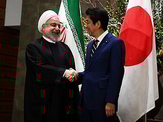 Japan PM asks Iran’s Rouhani to stick to nuclear deal