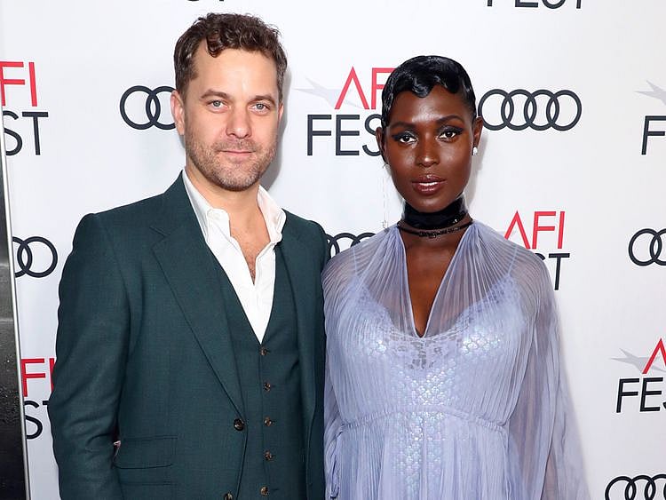 tab 191222 Joshua Jackson with Jodie Turner 1-1576999586203