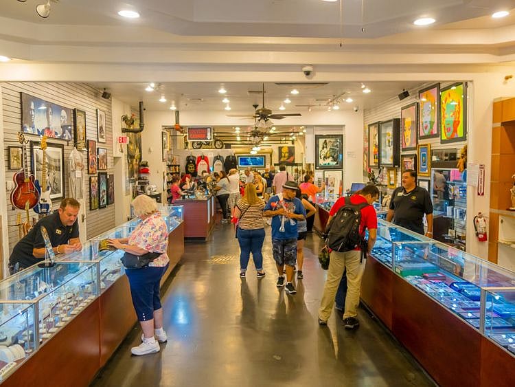 OPN 191225 pawn shop-1577265358906