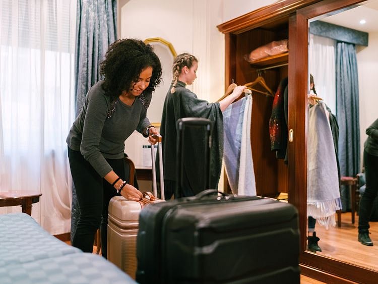 WKR 191227 UNPACK1-1577457562072