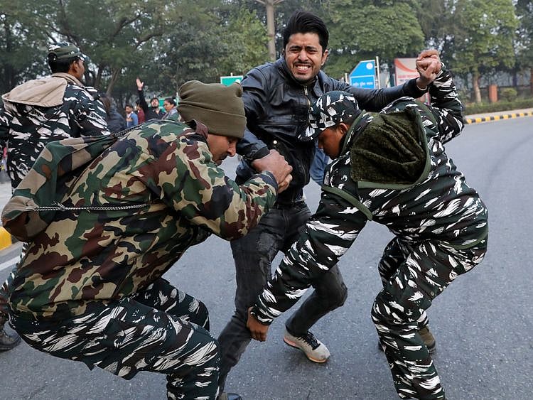 Copy of 2019-12-27T121534Z_506355575_RC2O3E9N8JD6_RTRMADP_3_INDIA-CITIZENSHIP-PROTESTS-1577529764632
