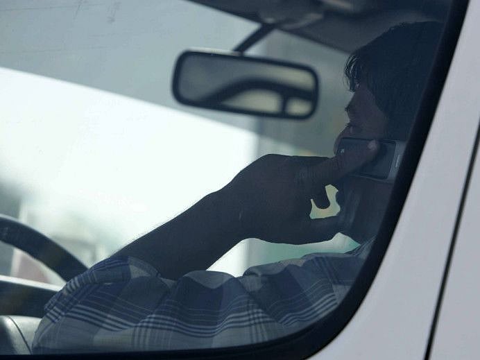 NAT 191216 DRIVING MOBILE-1577521875833